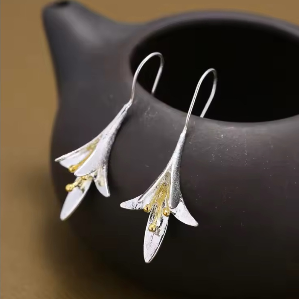 ELODIE - 925 Sterling Silver Flower Earring - Trendy NWT